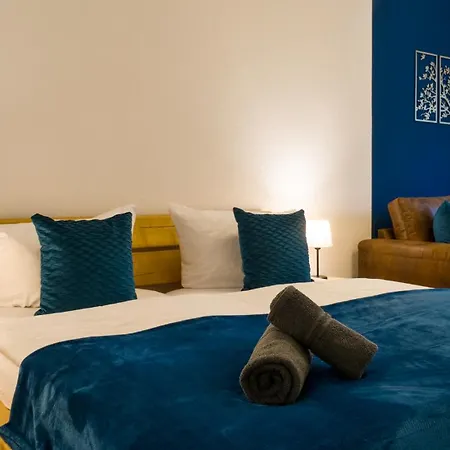 דירה Modern, Gross, Direkt Im Zentrum אולם