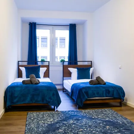 Modern, Gross, Direkt Im Zentrum דירה אולם