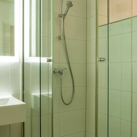 דירה Modern, Gross, Direkt Im Zentrum אולם