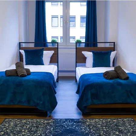 Modern, Gross, Direkt Im Zentrum * אולם